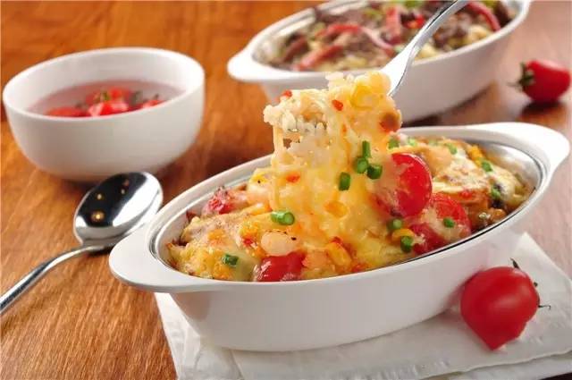 关关相亲对象主动请吃饭那段,关关去吃饭