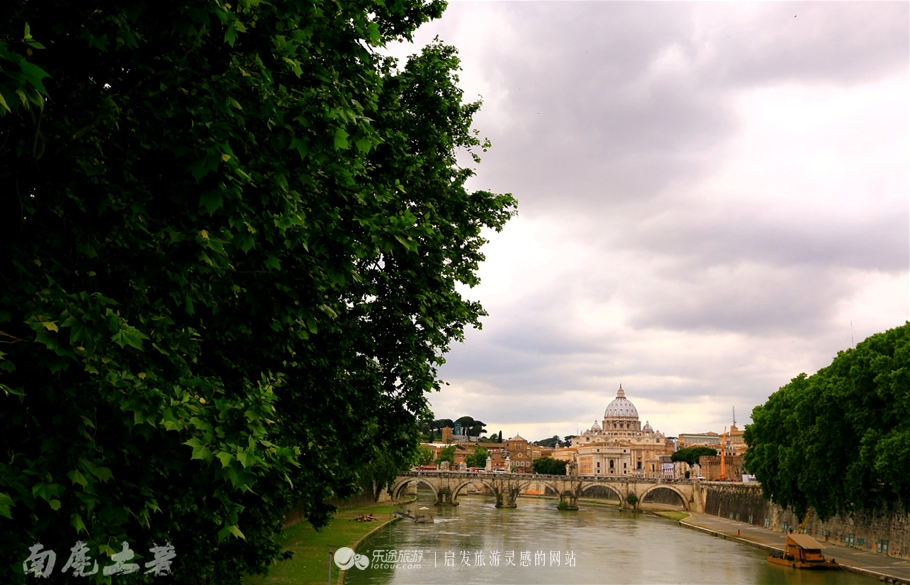 跟随罗马假日邂逅电影中的场景,从头到尾看罗马假日电影