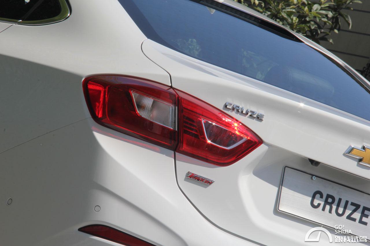 试驾19科鲁兹,雪佛兰科鲁兹2015款经典试驾视频