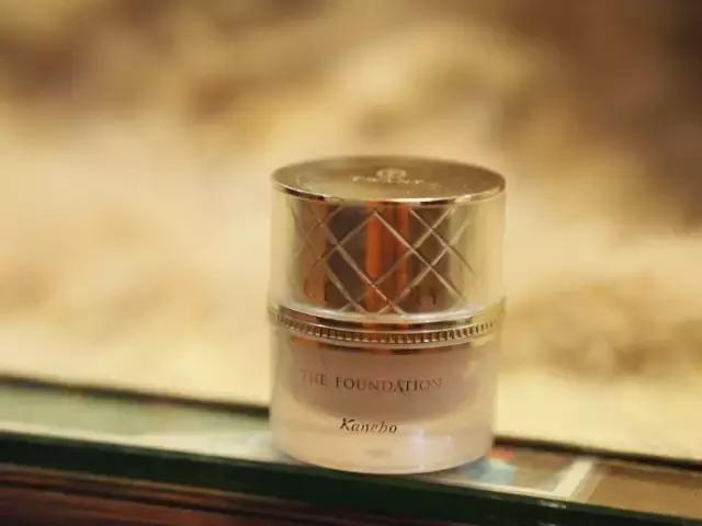 合适混油皮瑕疵多的粉底推荐,不用化妆的美颜相机