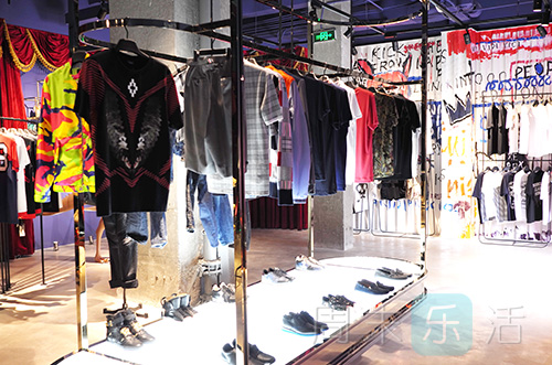 逛街试衣服快乐文案,逛街收获快乐文案