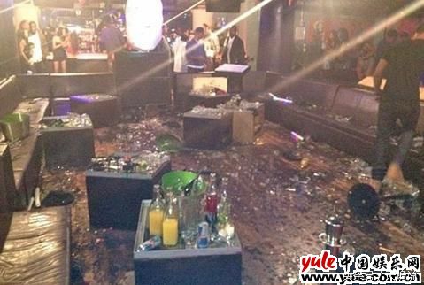 阔少ktv争夺公主发生群殴，怂包少年为兄弟挺身而出17