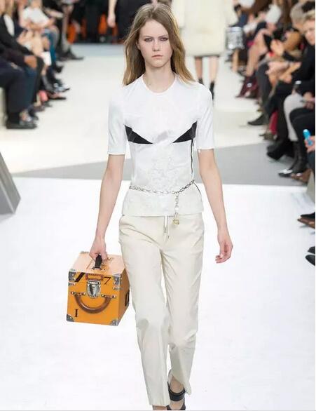 奢侈品lv新款包包,奢奢哒是什么奢侈品