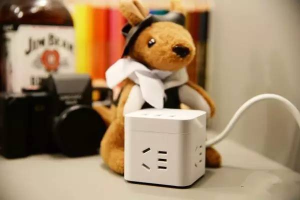 拥有美好品质生活，从小小插排开始！