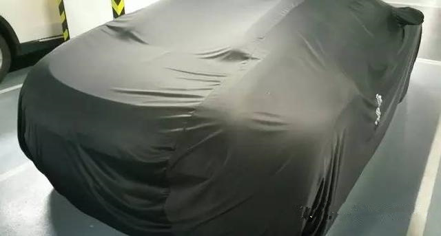 一辆神秘汽车,一辆神秘的汽车