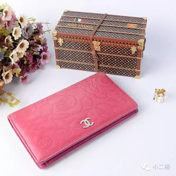 钱包要选什么样的才好,什么牌子的钱包好看合适女孩子