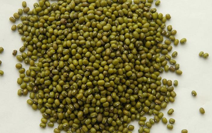 很少有人知道：一碗绿豆磨成泥，30天美白淡斑逆袭时尚白美人