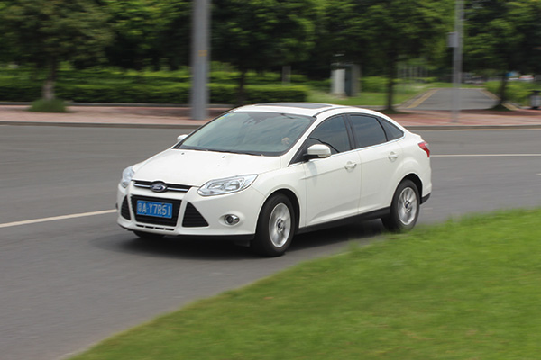 2013年1.8l福克斯二手车油耗多少,福克斯2011款三厢经典手动油耗1.8