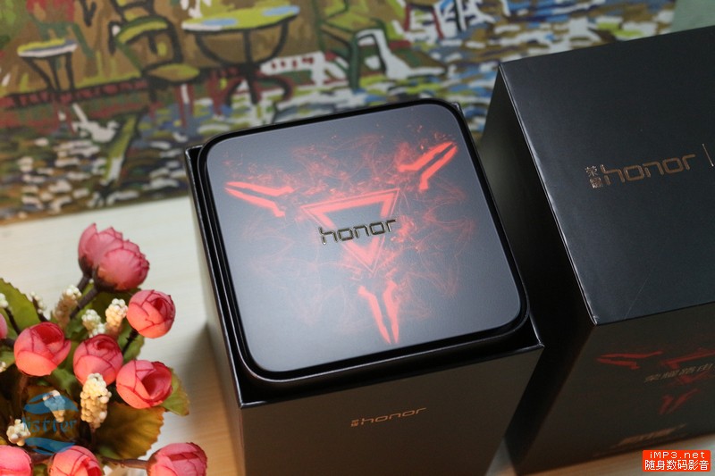 打LOL绝不掉线卡顿！荣耀路由Pro游戏版测评