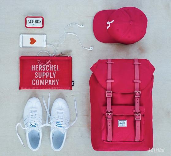 你离脱单可能就差一个双肩包的距离！