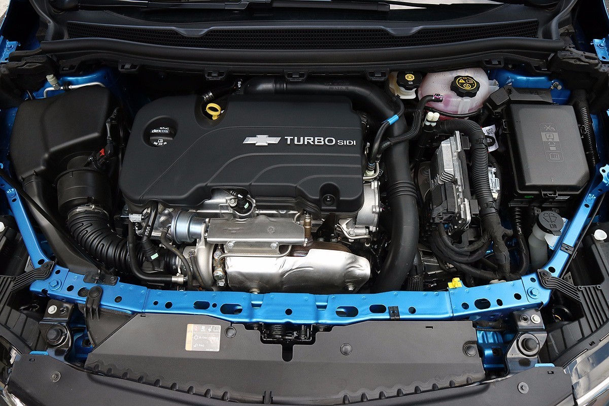 雪佛兰新款科鲁兹试驾评测,雪佛兰科鲁兹1.4t油耗17年上牌