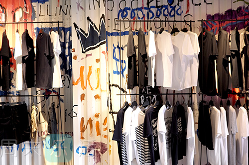 逛街试衣服快乐文案,逛街收获快乐文案