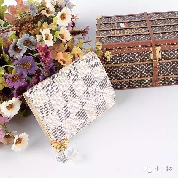 钱包要选什么样的才好,什么牌子的钱包好看合适女孩子