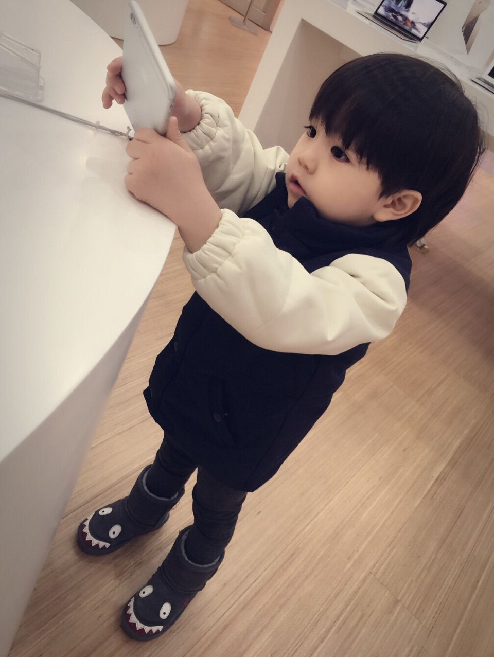 小童装男童1-3岁断码清仓大甩卖,中大童8-12岁童装品牌羽绒服清仓