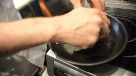 用煎蛋锅煎蛋真是仪式感满满,怎样用煎蛋锅煎蛋不糊又熟透
