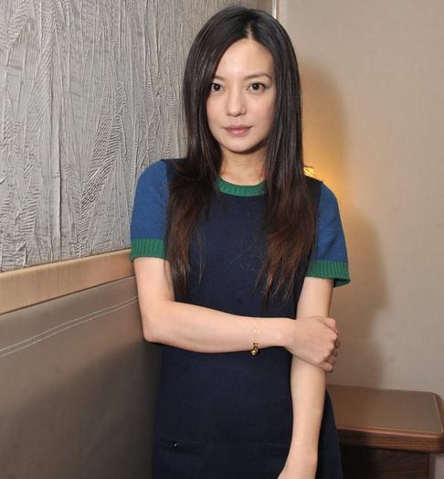 圆脸也能够中分,大圆脸侧分中分哪个瘦脸