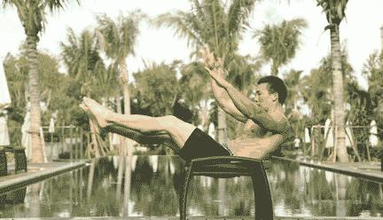 漂亮的马甲线和汗水是分不开的,最完美的人鱼马甲线