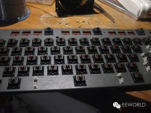 自制拆卸机械键盘工具,如何自己低成本改造机械键盘