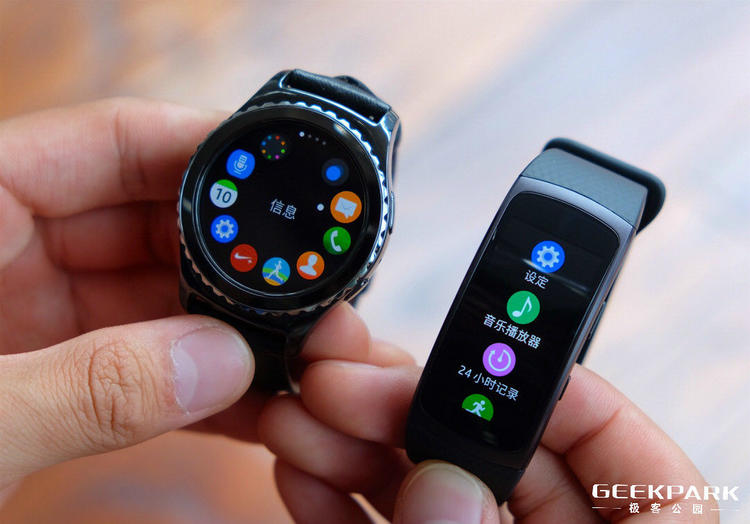 三星手环gearfit2测评,三星手环gearfit3评测