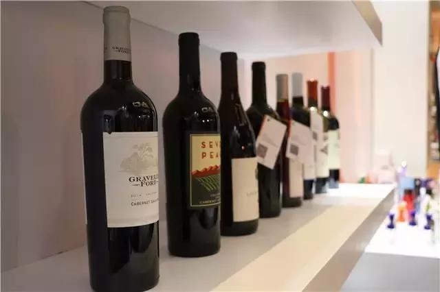 两个小时就能逛遍全世界？好喝的酒果然都是糖衣炮弹