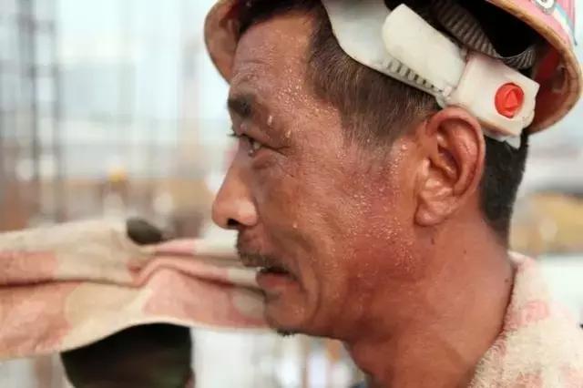 日照狠毒，他们很美！清凉衡阳城，致敬高温工作者！