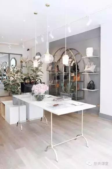 让我们看看这些小众的时尚圈的网红脸，宝宝也想这么火的大红大紫