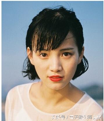 合适头发少的短发中年女性,脸小的好打理的中年女士短发