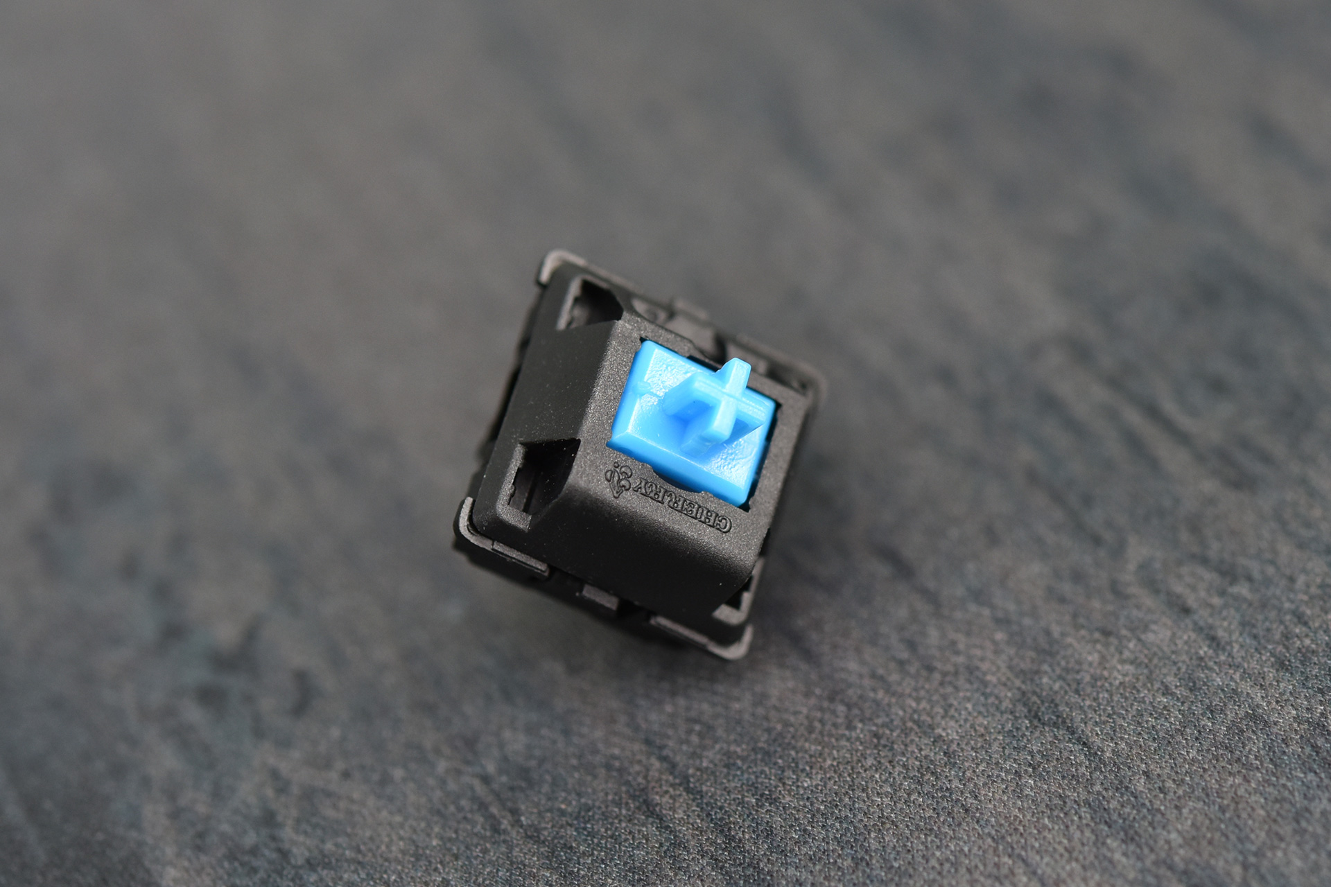 樱桃红轴怎么辨别真假,樱桃轴真假对比