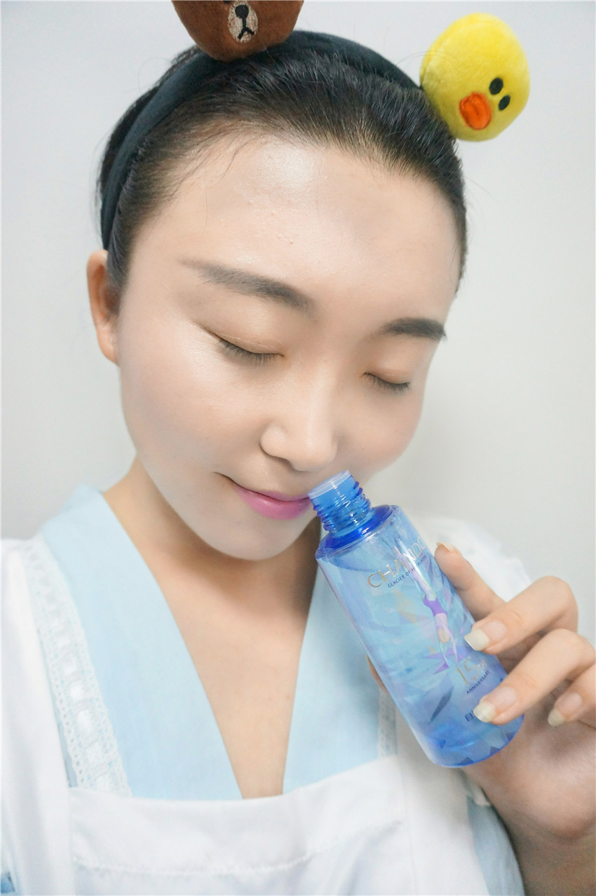 自然堂蓝瓶补水保湿水乳,合适油肌肤夏天用的自然堂冰肌水