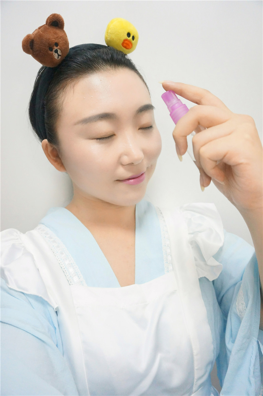 自然堂蓝瓶补水保湿水乳,合适油肌肤夏天用的自然堂冰肌水