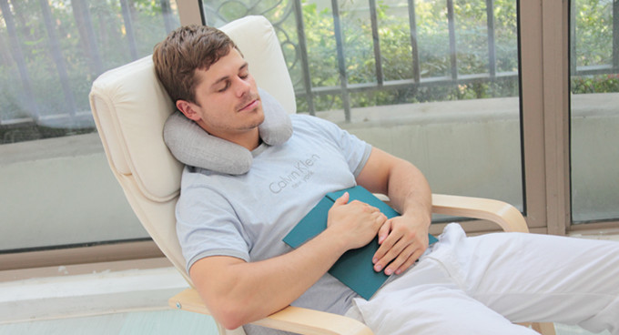 u型枕两种戴法都能够吗,u型枕的正确用法医生建议