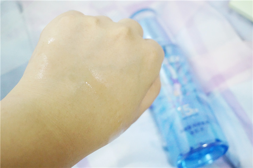 自然堂蓝瓶补水保湿水乳,合适油肌肤夏天用的自然堂冰肌水