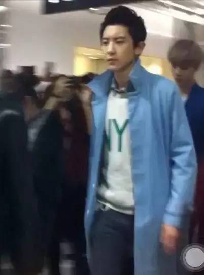 exo行走的atm,exo正规画报