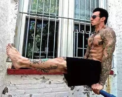 徒手健身七天出腹肌,无器械健身计划一周表图腹肌