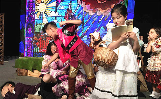 童星联动·传递光明活动启动帮助贫困弱视儿童