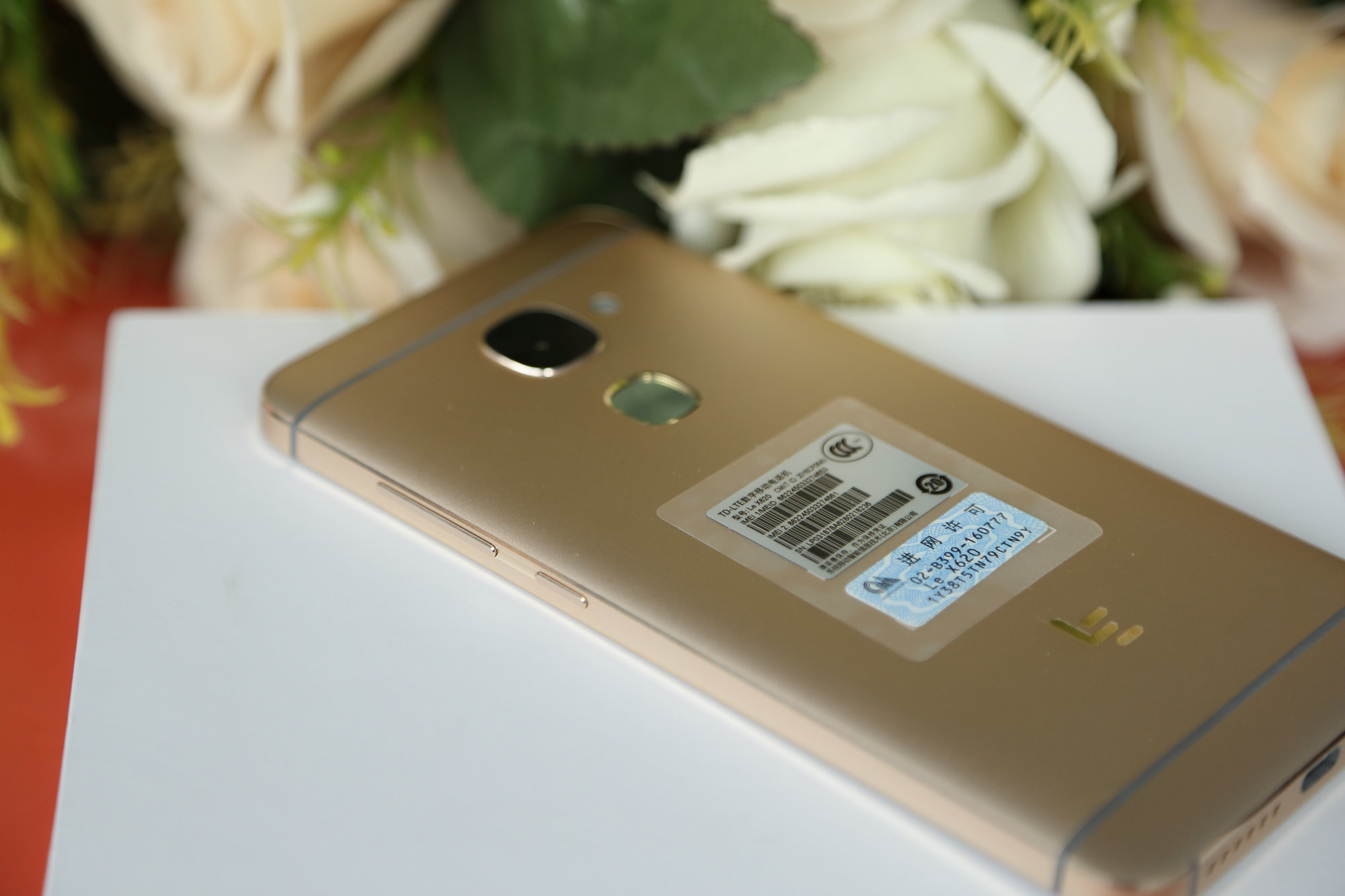 钢化膜是如何保护手机屏幕的,手机高端钢化膜能保护屏幕吗