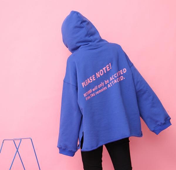 今秋流行女卫衣款式,又潮又时髦的卫衣