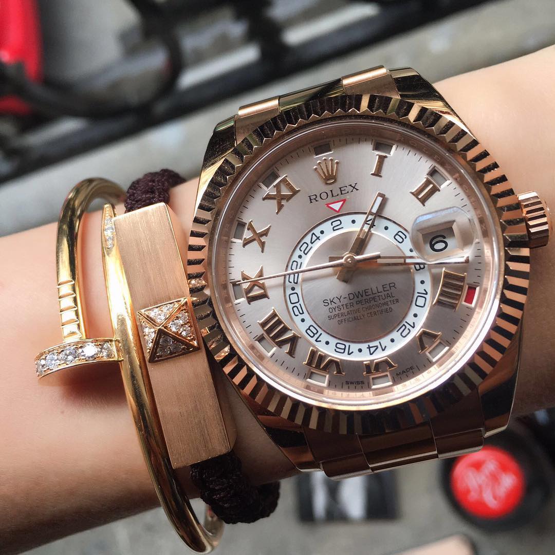 晒*过包**时了！这个白富美有数不清的配饰