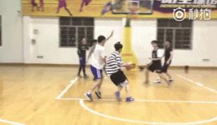 我觉得鹿晗真的是颜值下滑了,鹿晗长得不帅