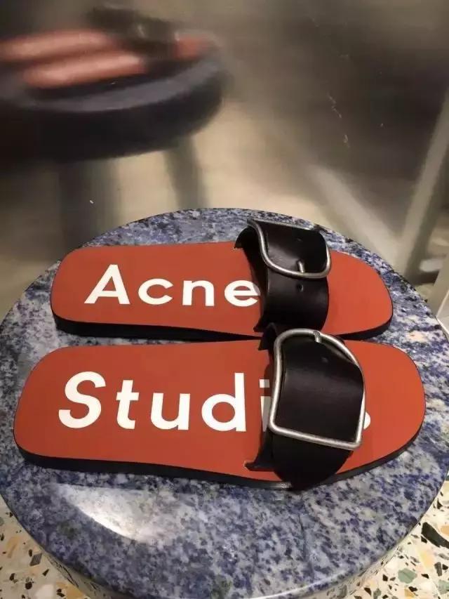 盘点火遍时尚圈的时髦单品,2016最难穿的单品