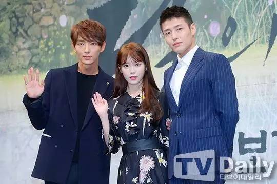 这部浪漫的奇幻的穿越的韩国古装剧，今晚终于开播了