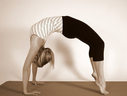 基础瑜伽减肥在家练全套,快速减肥瑜伽初级教程