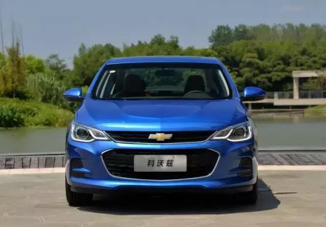 实用雪佛兰科沃兹两厢版实车,雪佛兰科沃兹最新款顶配四缸新车