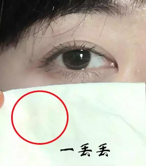 八款睫毛膏裸眼实测:纤细浓密又防水，种草排雷全攻略!