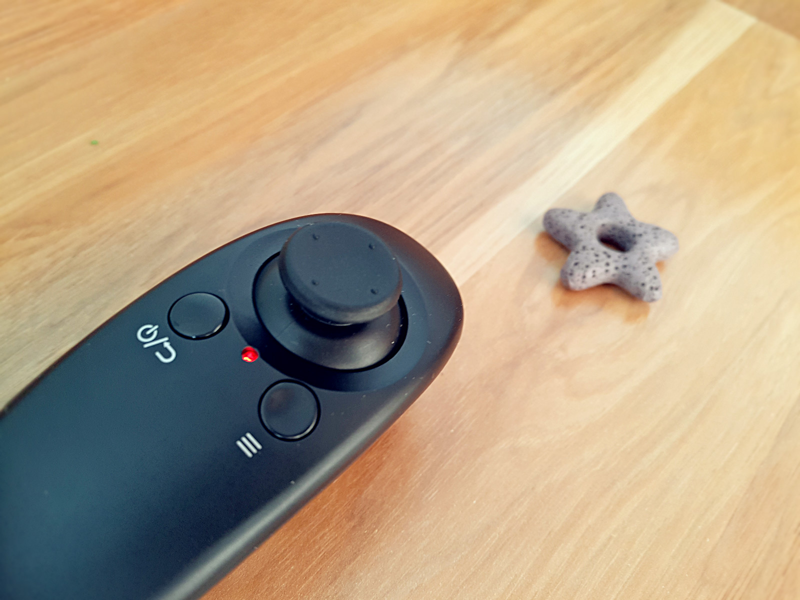 vr眼镜看小视频能够身临其境嘛,普通vr眼镜看手机上的视频效果