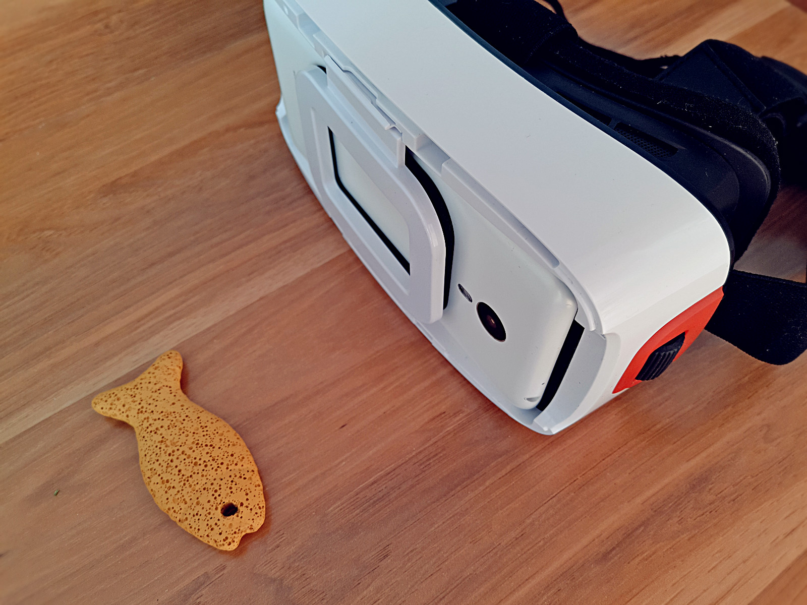 vr眼镜看小视频能够身临其境嘛,普通vr眼镜看手机上的视频效果