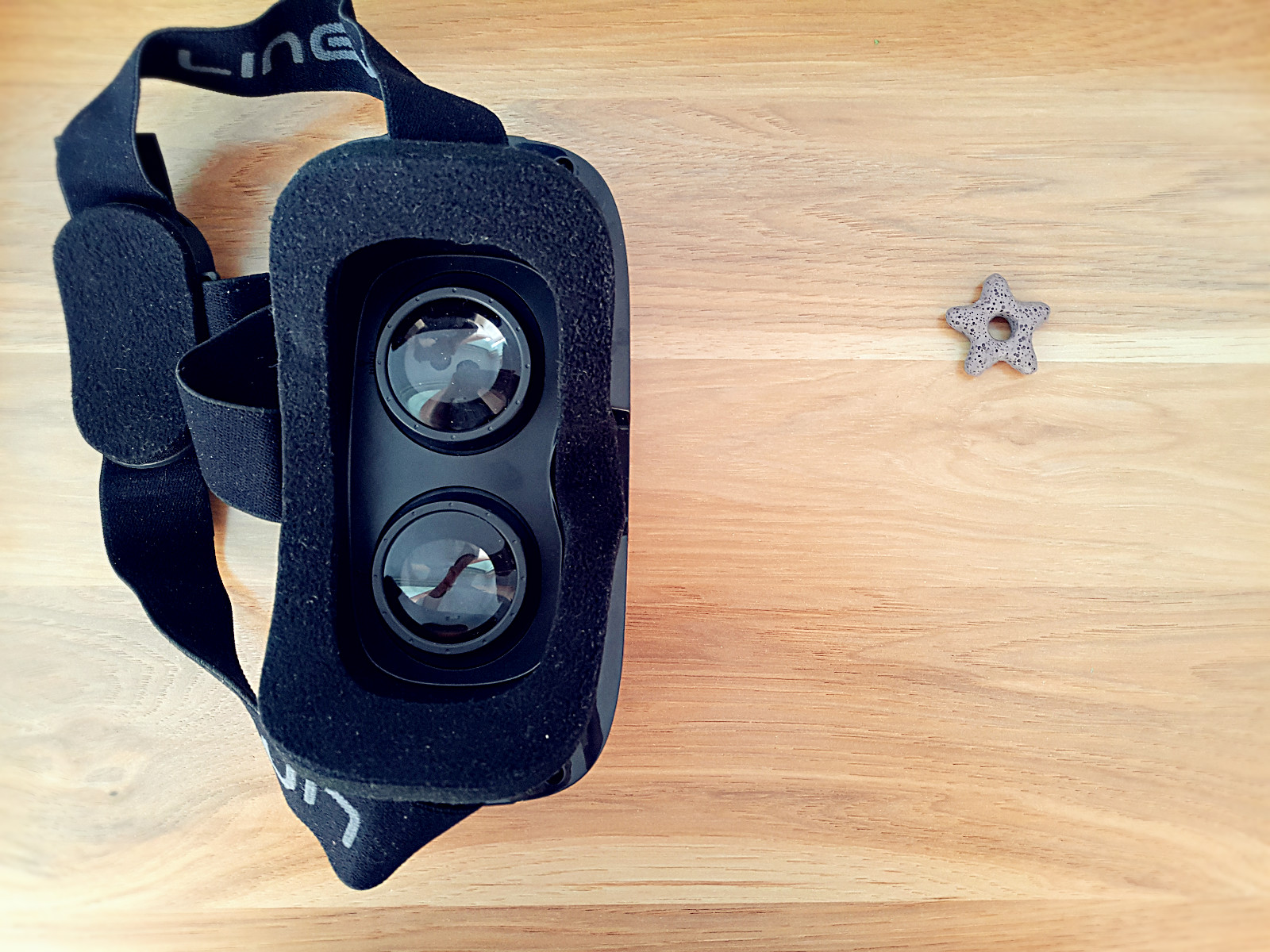 vr眼镜看小视频能够身临其境嘛,普通vr眼镜看手机上的视频效果