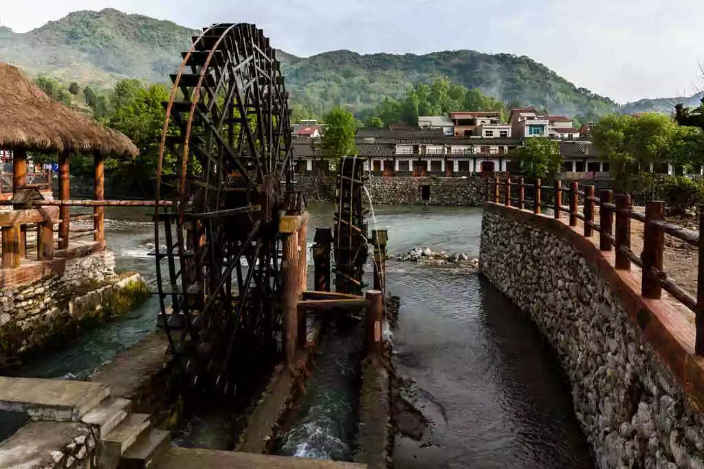 秋老虎时节到哪避暑最好,秋老虎来了要注意什么