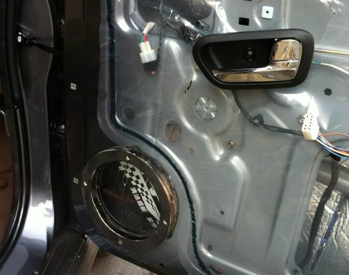 五菱宏光miniev马卡龙音响改装,五菱宏光v前门加装音响喇叭