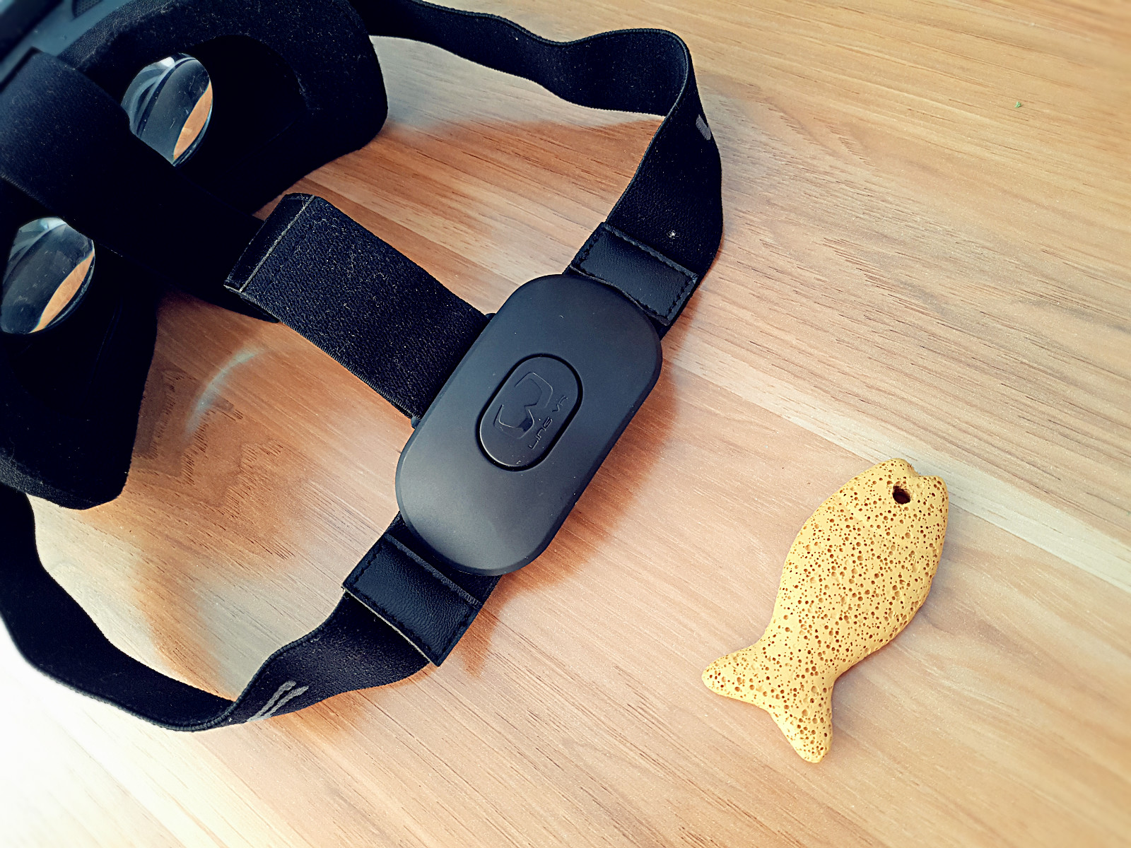 vr眼镜看小视频能够身临其境嘛,普通vr眼镜看手机上的视频效果